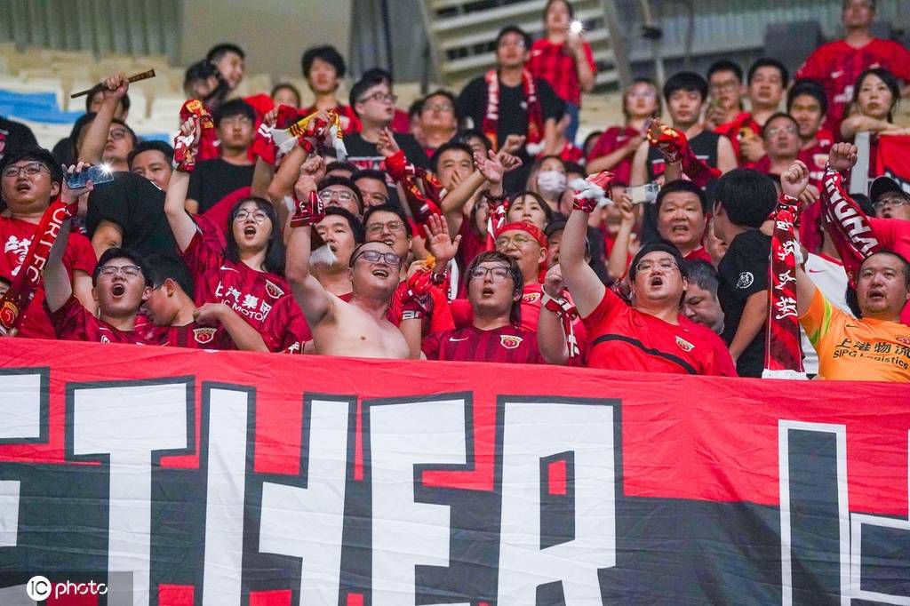 方硕28+5田宇翔14+5崔永熙23+7北京力克广州终结三连败CBA常规赛第19轮率先开打，北京主场迎战广州，广州上场力克同曦终结三连败，目前10胜8负暂列联赛第8位，北京近期苦吞三连败后战绩同样为10胜8负，此役北京新帅乔里欧上演首秀，曾凡博因流感缺阵。
